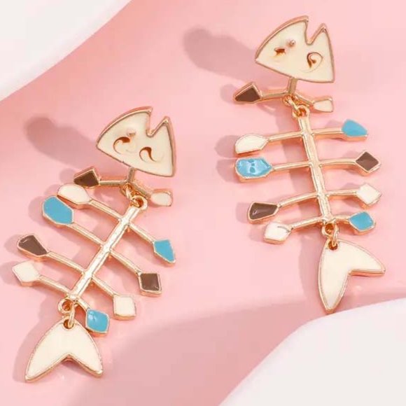 SO COOL RETICULATED FISH SKELETON BONES DANGLY EARRINGS 50 - Picture 1 of 3